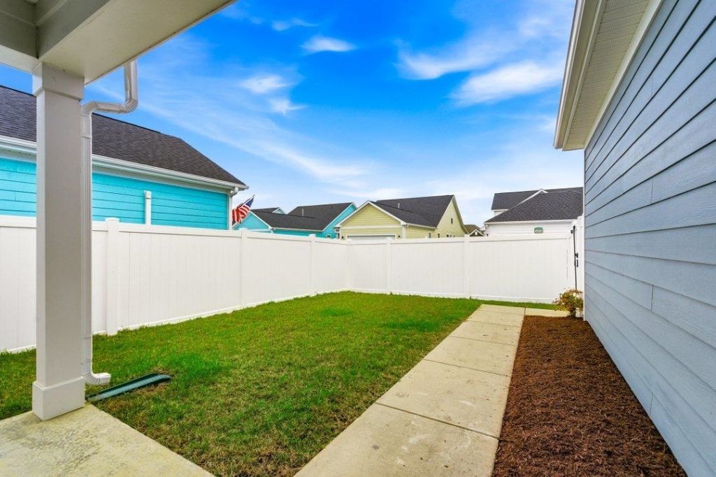 2077 Singing Palm Loop Photo 33