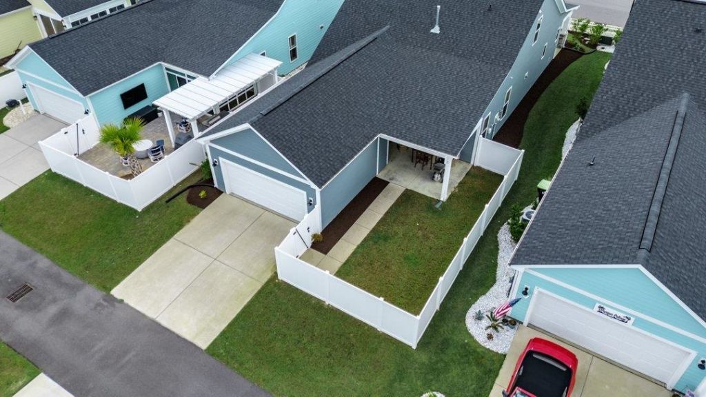 2077 Singing Palm Loop Photo 34