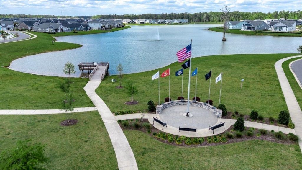 2077 Singing Palm Loop Photo 41