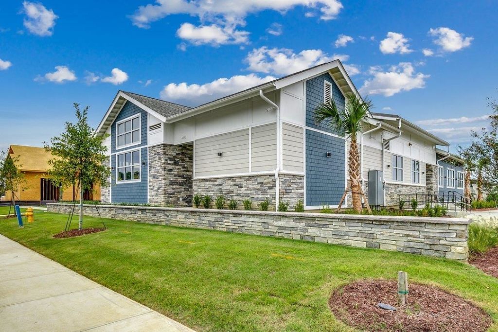 2077 Singing Palm Loop Photo 49