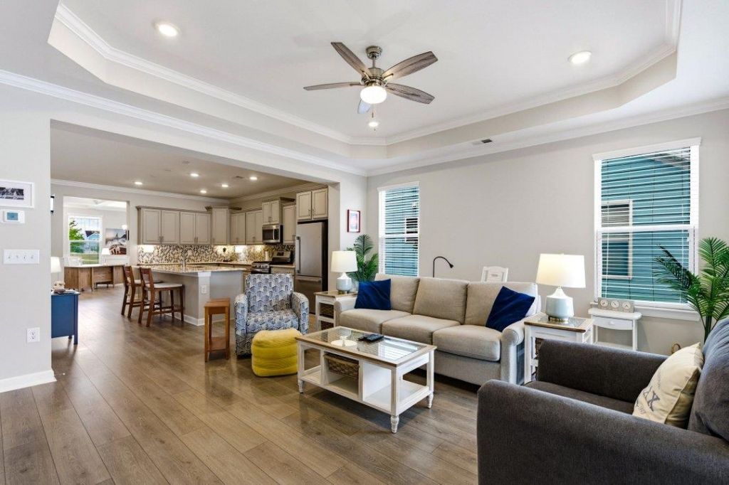 2077 Singing Palm Loop Photo 7