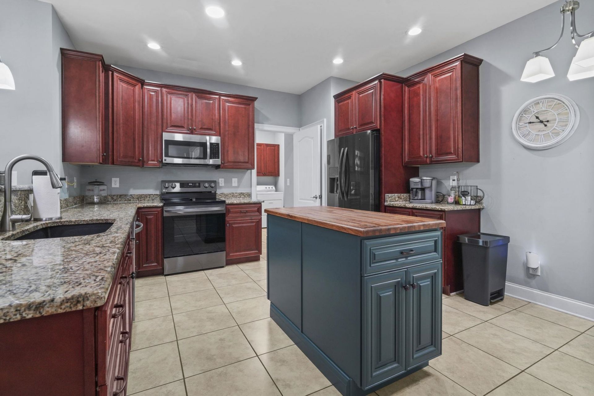 4867 Peachtree Rd Photo 10