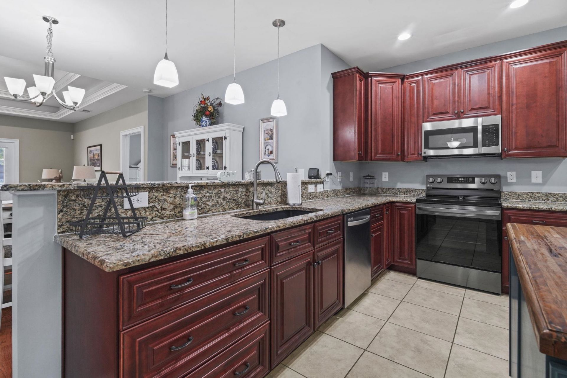 4867 Peachtree Rd Photo 11