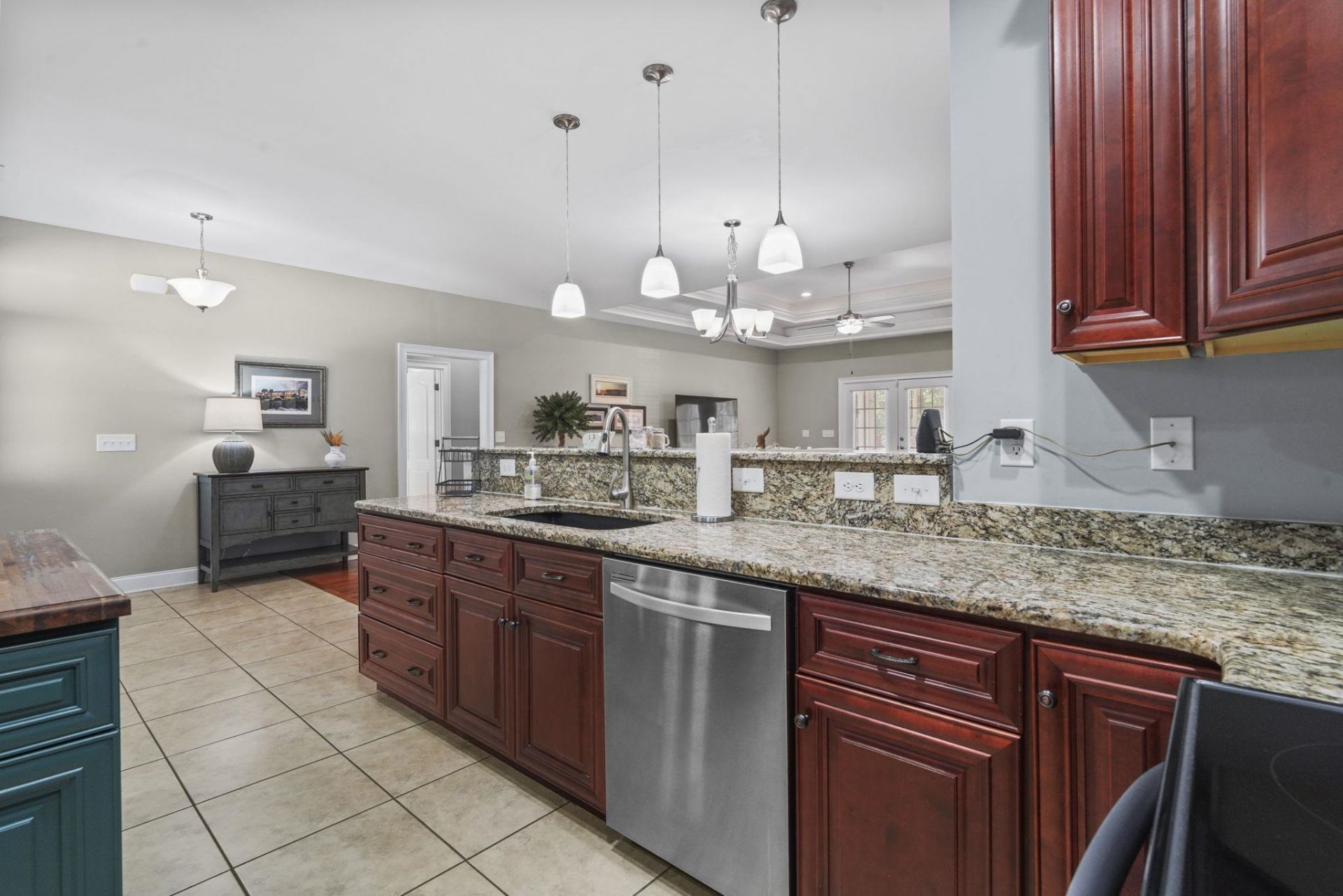 4867 Peachtree Rd Photo 13