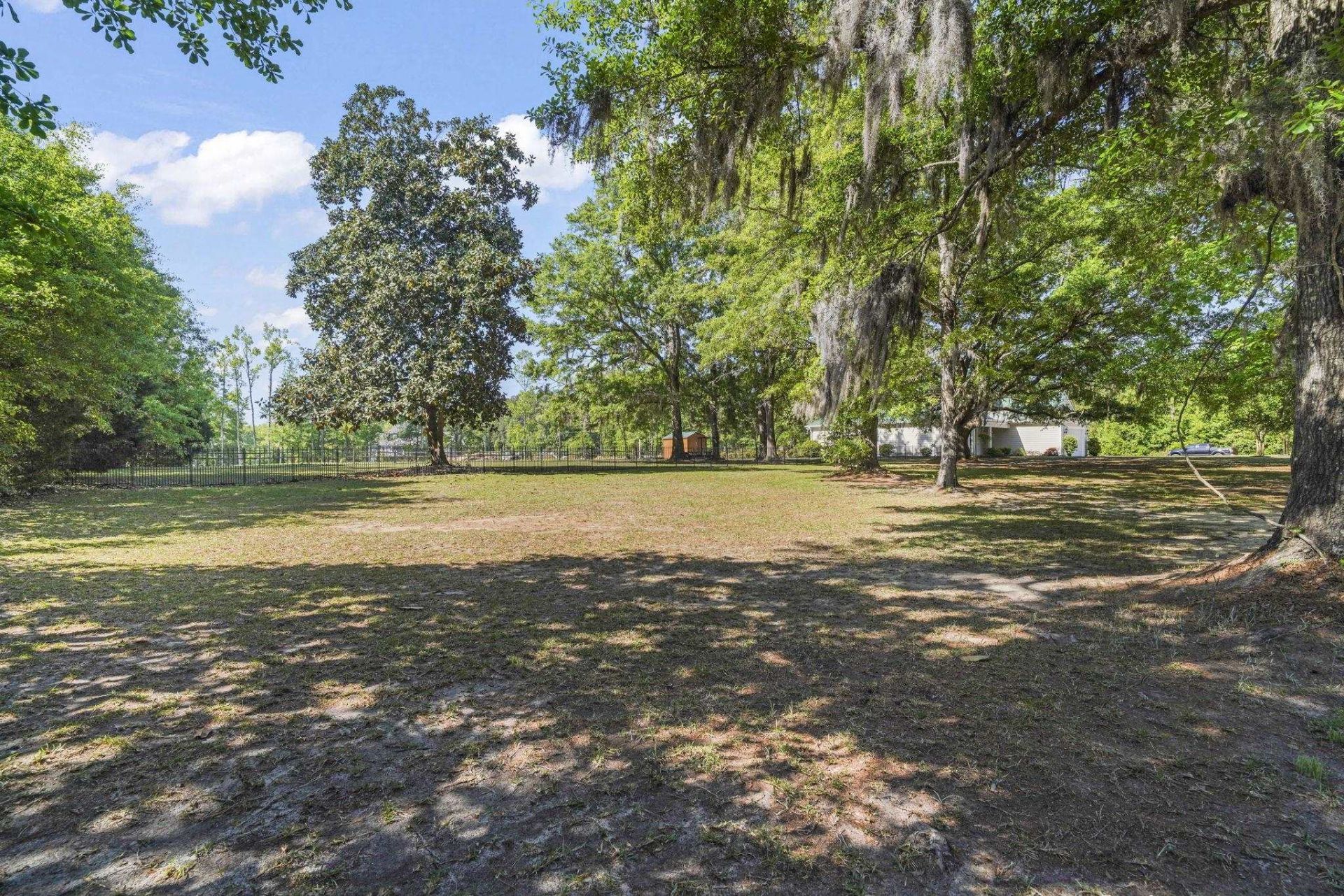 4867 Peachtree Rd Photo 4