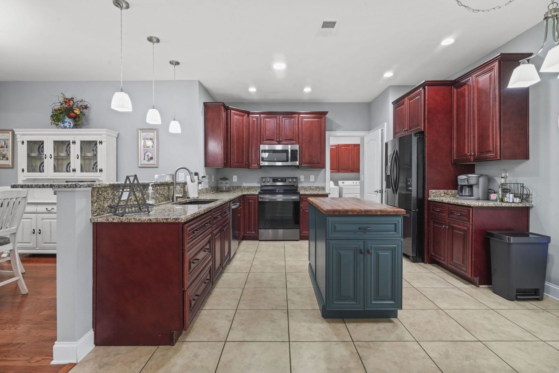 4867 Peachtree Rd Photo 9