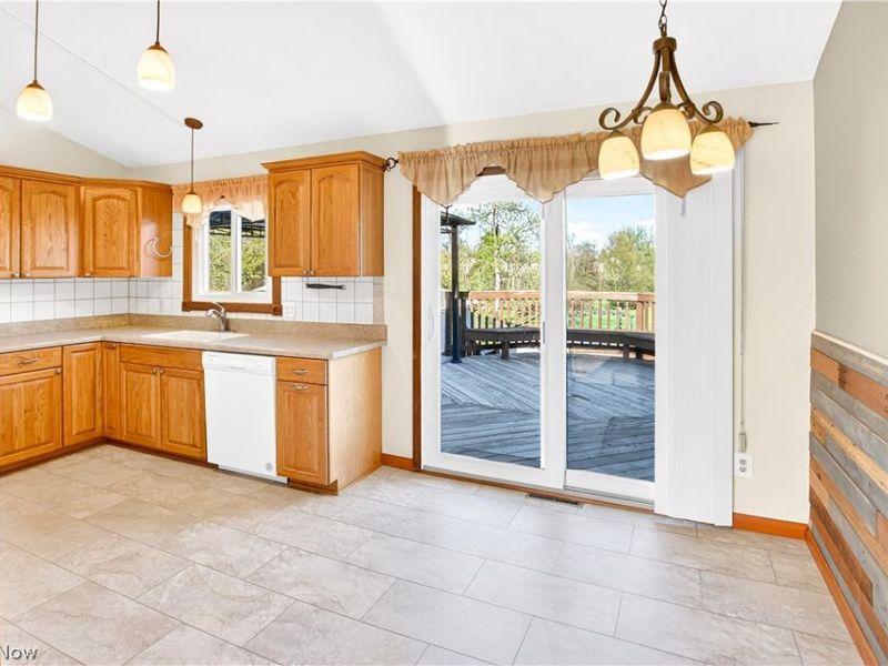 889 Pennys Drive, Brunswick, OH 44212 Photo 10