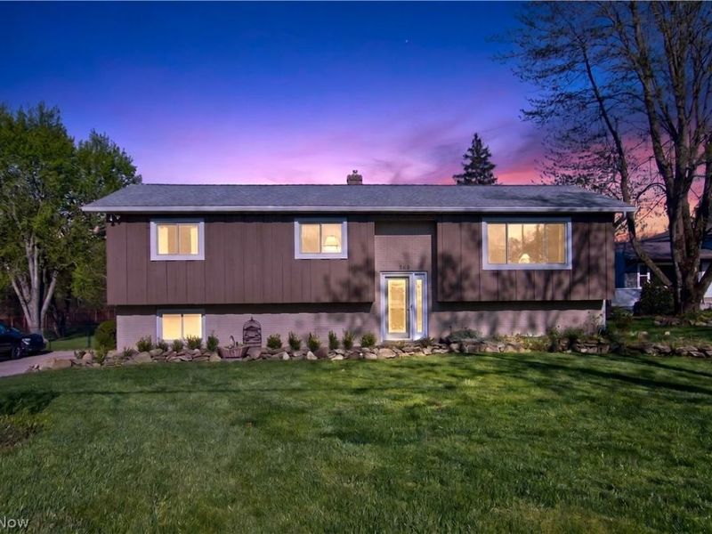 889 Pennys Drive, Brunswick, OH 44212 Photo 2