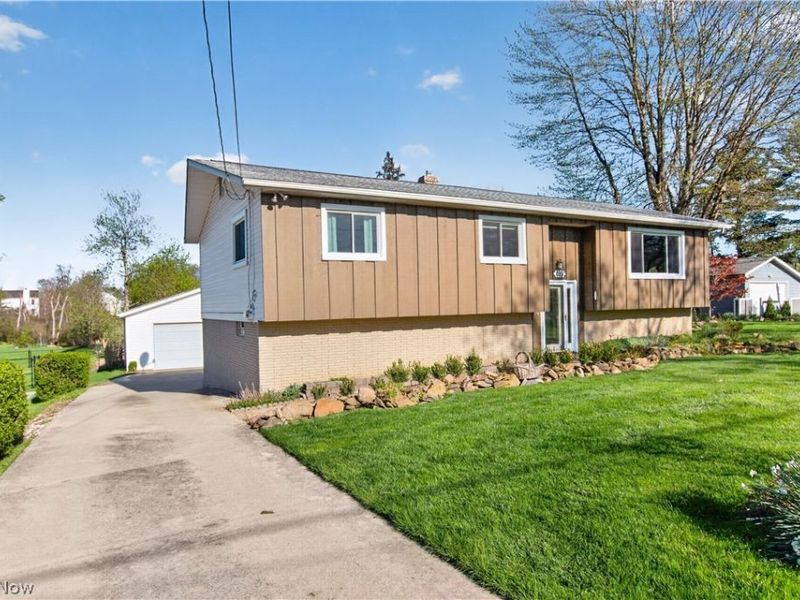 889 Pennys Drive, Brunswick, OH 44212 Photo 3