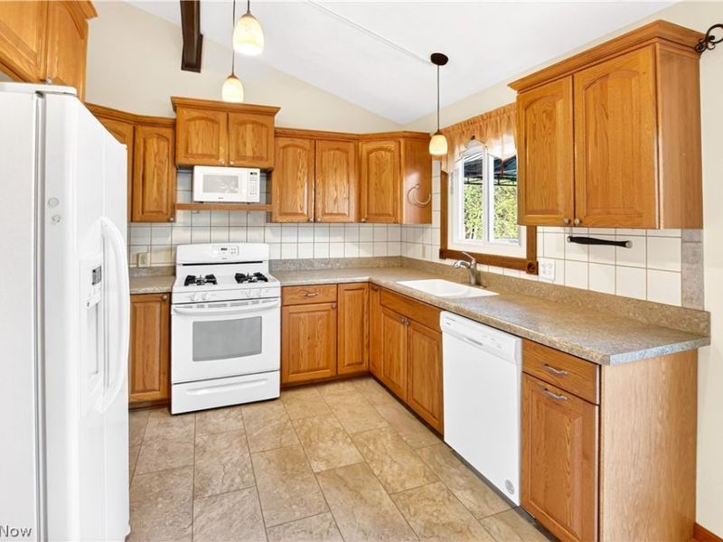 889 Pennys Drive, Brunswick, OH 44212 Photo 5