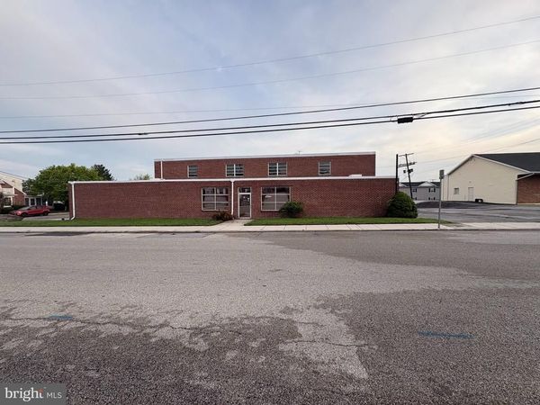 25 MAPLE AVENUE, HANOVER, PA 17331