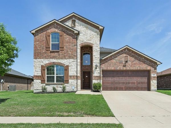 1332 Foxglove Lane , Burleson, TX 76028