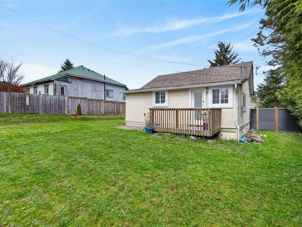 2818 Maryport Ave , Cumberland, BC V0R 1S0