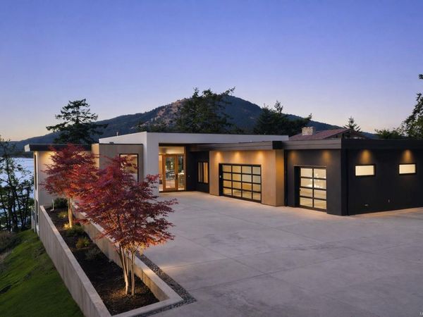 418 Lands End Rd , North Saanich, BC V8L 5L9