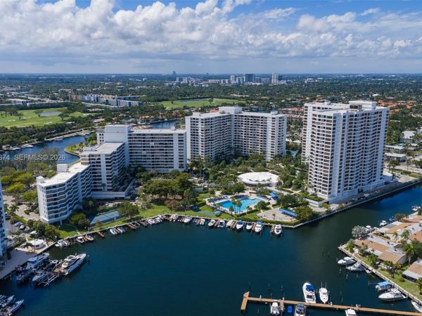 600 Three Islands Blvd, Unit 1707, Hallandale Beach, FL 33009