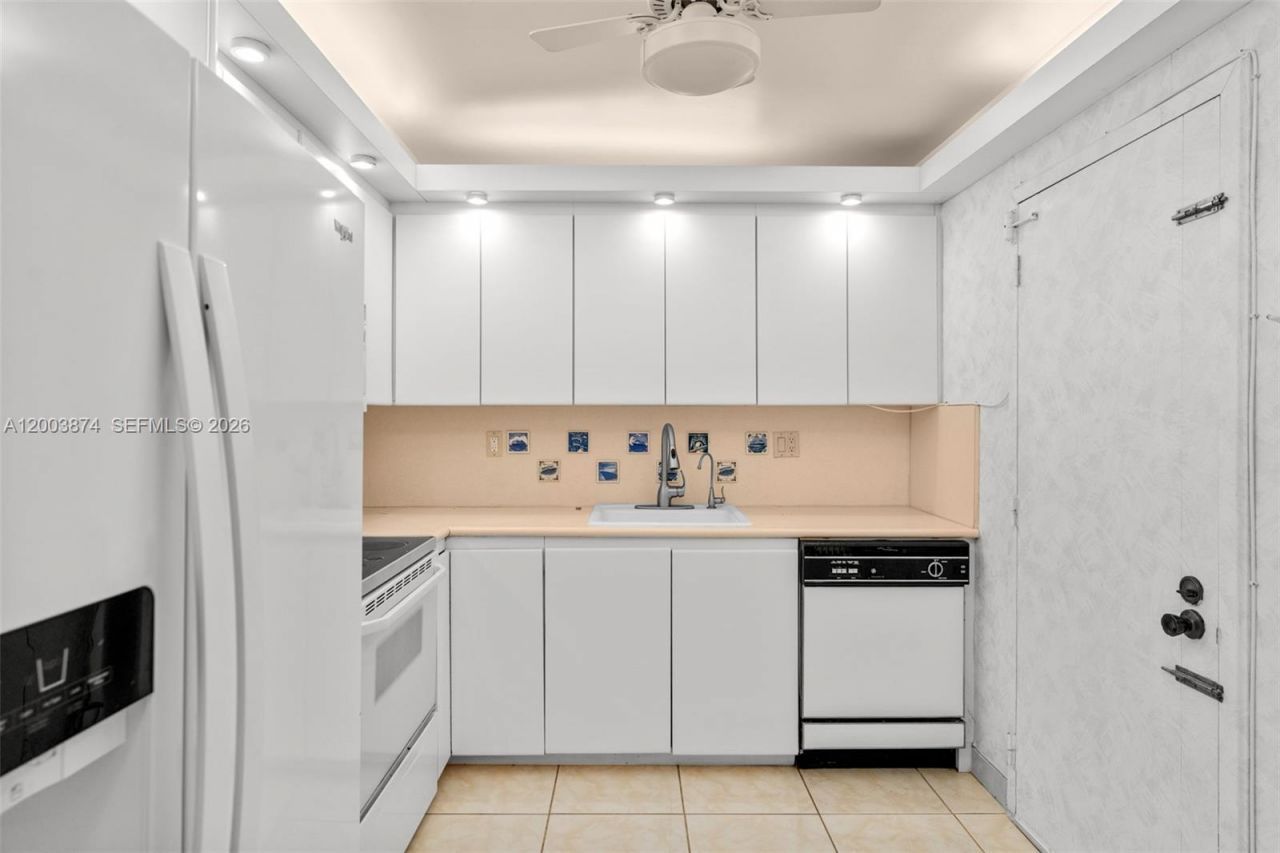 600 Three Islands Blvd, Unit 1707, Hallandale Beach, FL 33009 Photo