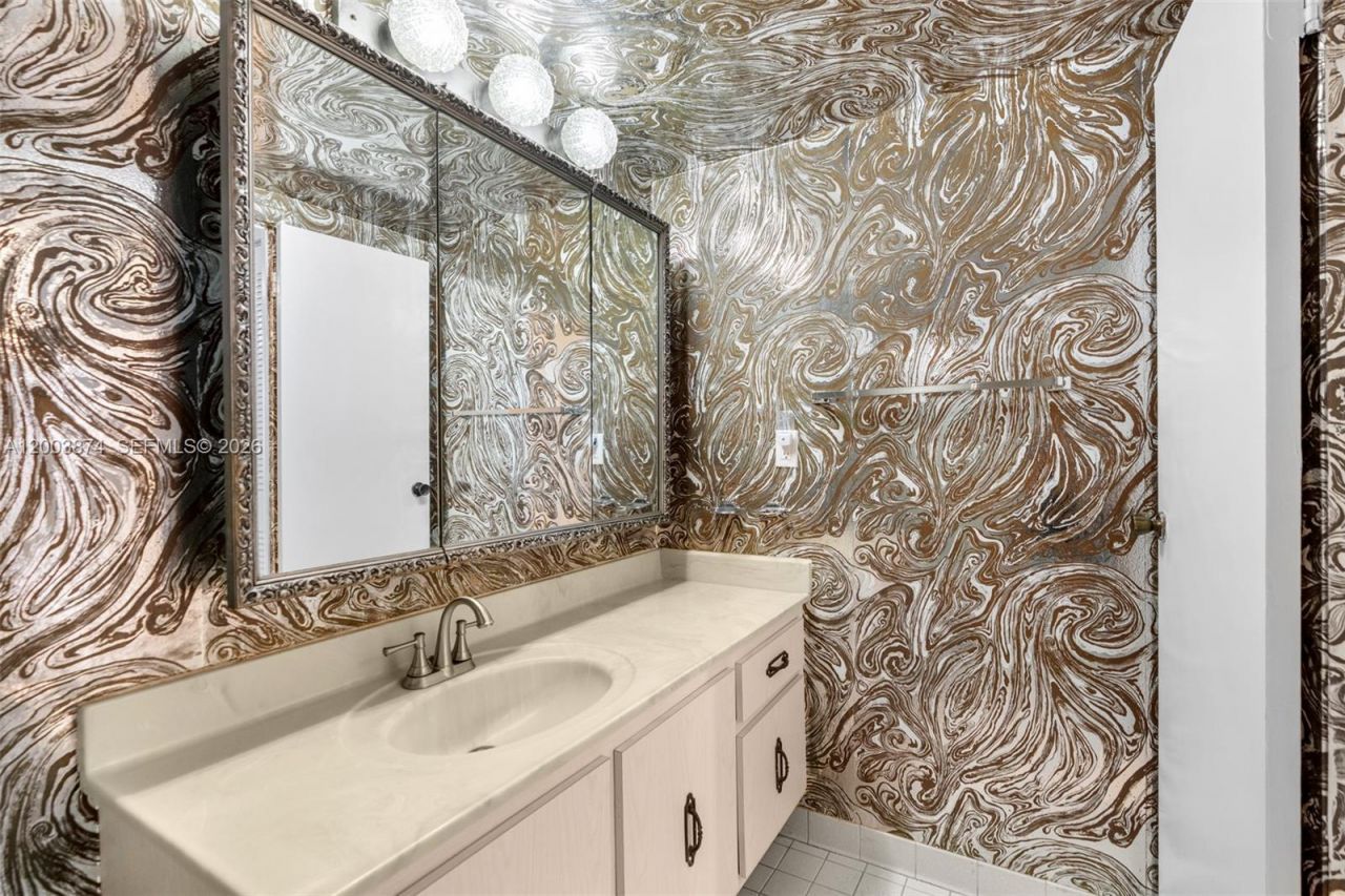 600 Three Islands Blvd, Unit 1707, Hallandale Beach, FL 33009 Photo