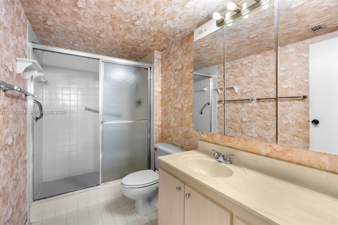 600 Three Islands Blvd, Unit 1707, Hallandale Beach, FL 33009 Photo