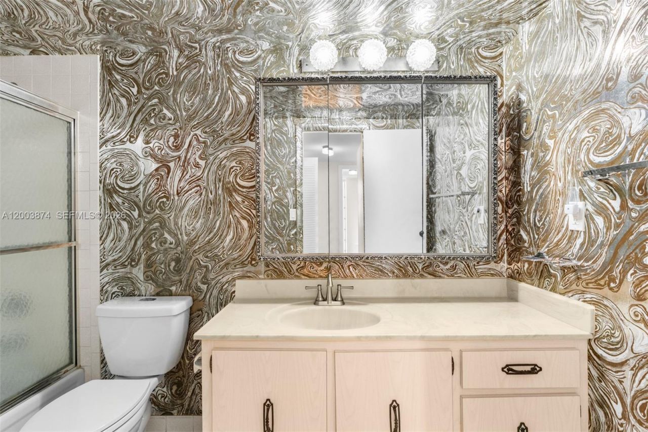 600 Three Islands Blvd, Unit 1707, Hallandale Beach, FL 33009 Photo