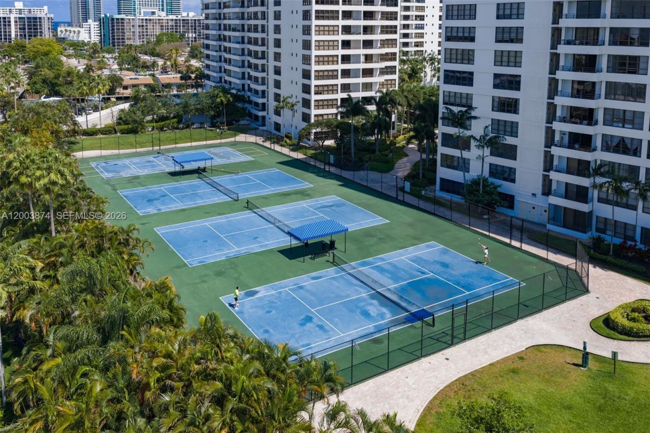 600 Three Islands Blvd, Unit 1707, Hallandale Beach, FL 33009 Photo