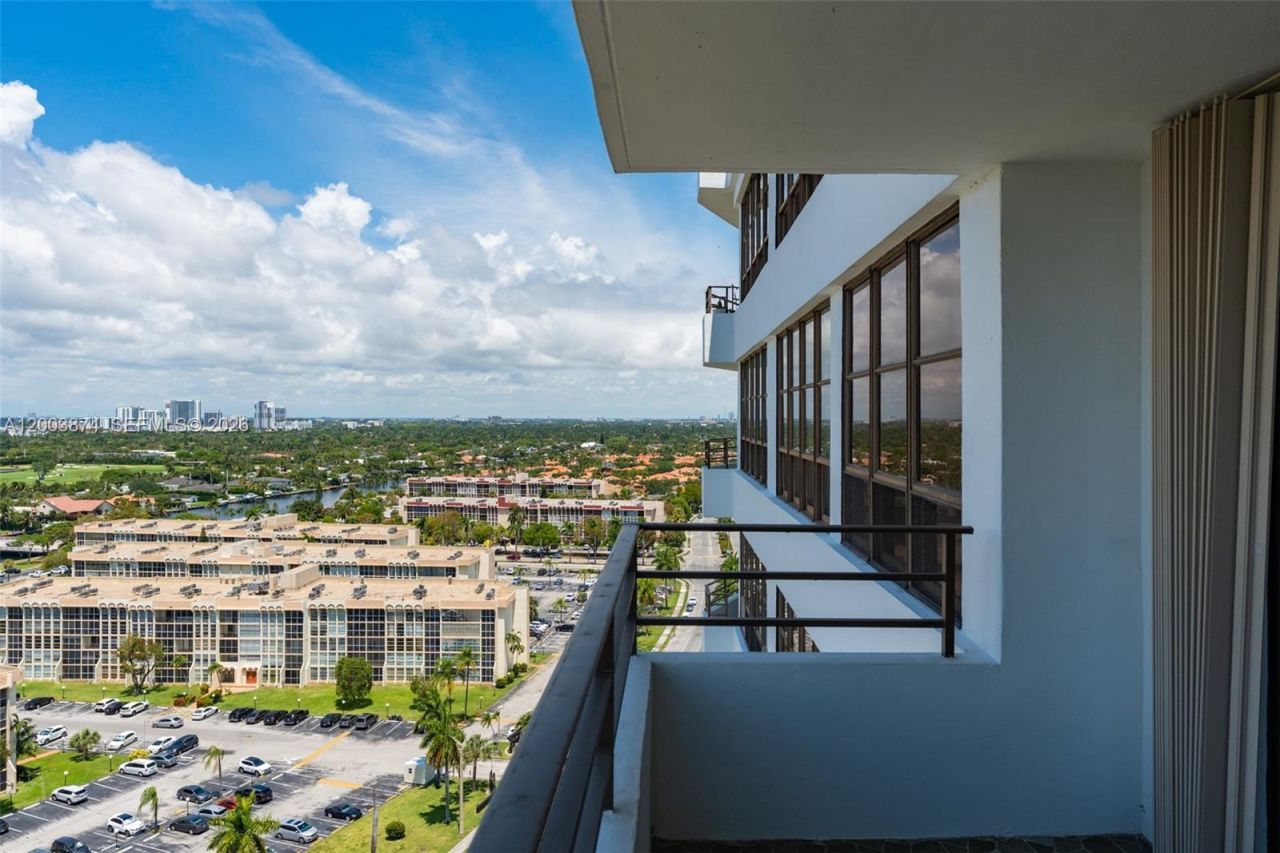 600 Three Islands Blvd, Unit 1707, Hallandale Beach, FL 33009 Photo