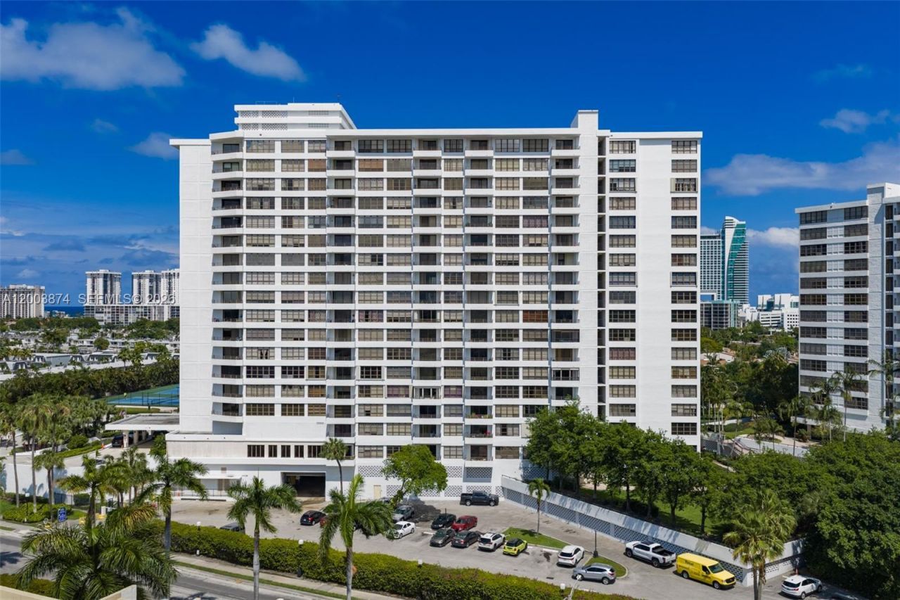600 Three Islands Blvd, Unit 1707, Hallandale Beach, FL 33009 Photo