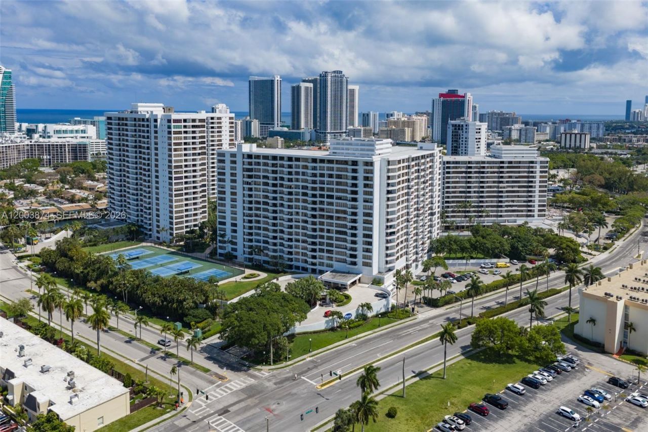 600 Three Islands Blvd, Unit 1707, Hallandale Beach, FL 33009 Photo