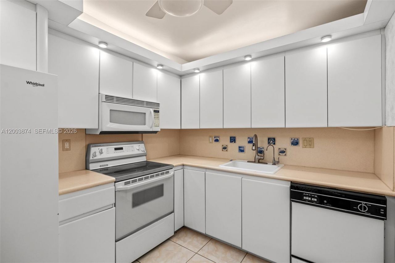 600 Three Islands Blvd, Unit 1707, Hallandale Beach, FL 33009 Photo