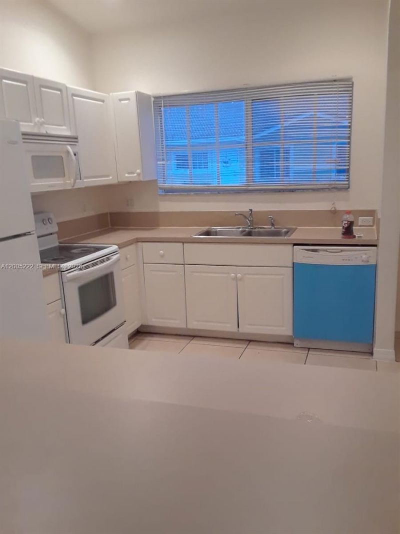3828 SW 48th Ave , Unit D-27, Pembroke Park, FL 33023 Photo