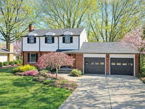 8351 Chesterton Drive , Youngstown, OH 44514