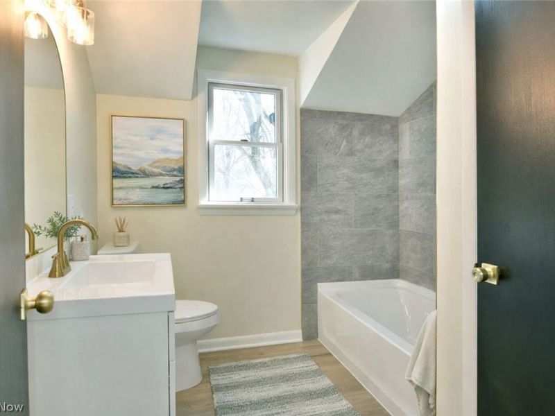 8351 Chesterton Drive, Youngstown, OH 44514 Photo 16