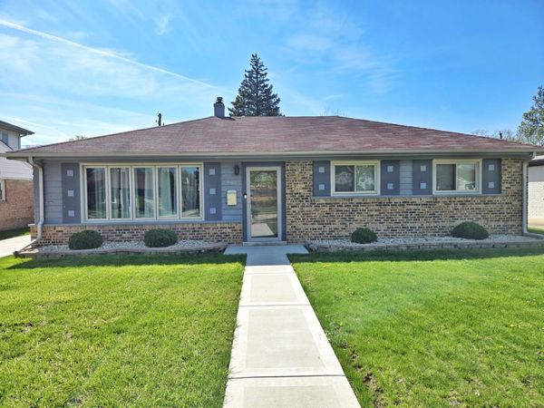 980 W Grant Drive , Des Plaines, IL 60016