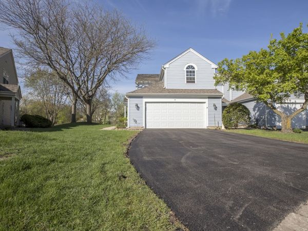 81 King Drive , Streamwood, IL 60107