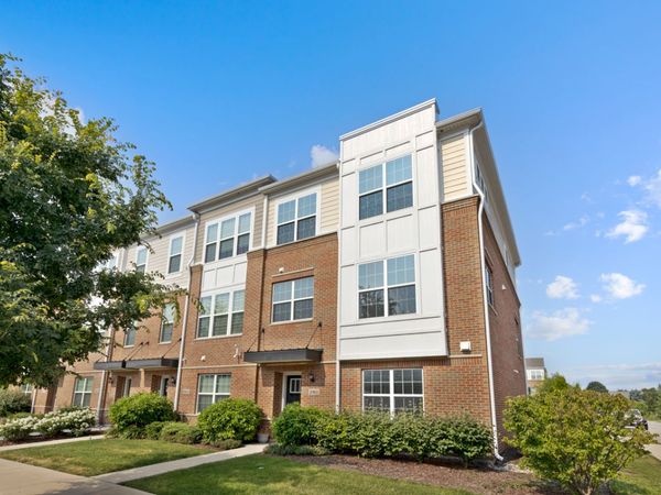 2961 Reflection Drive, Naperville, IL 60564