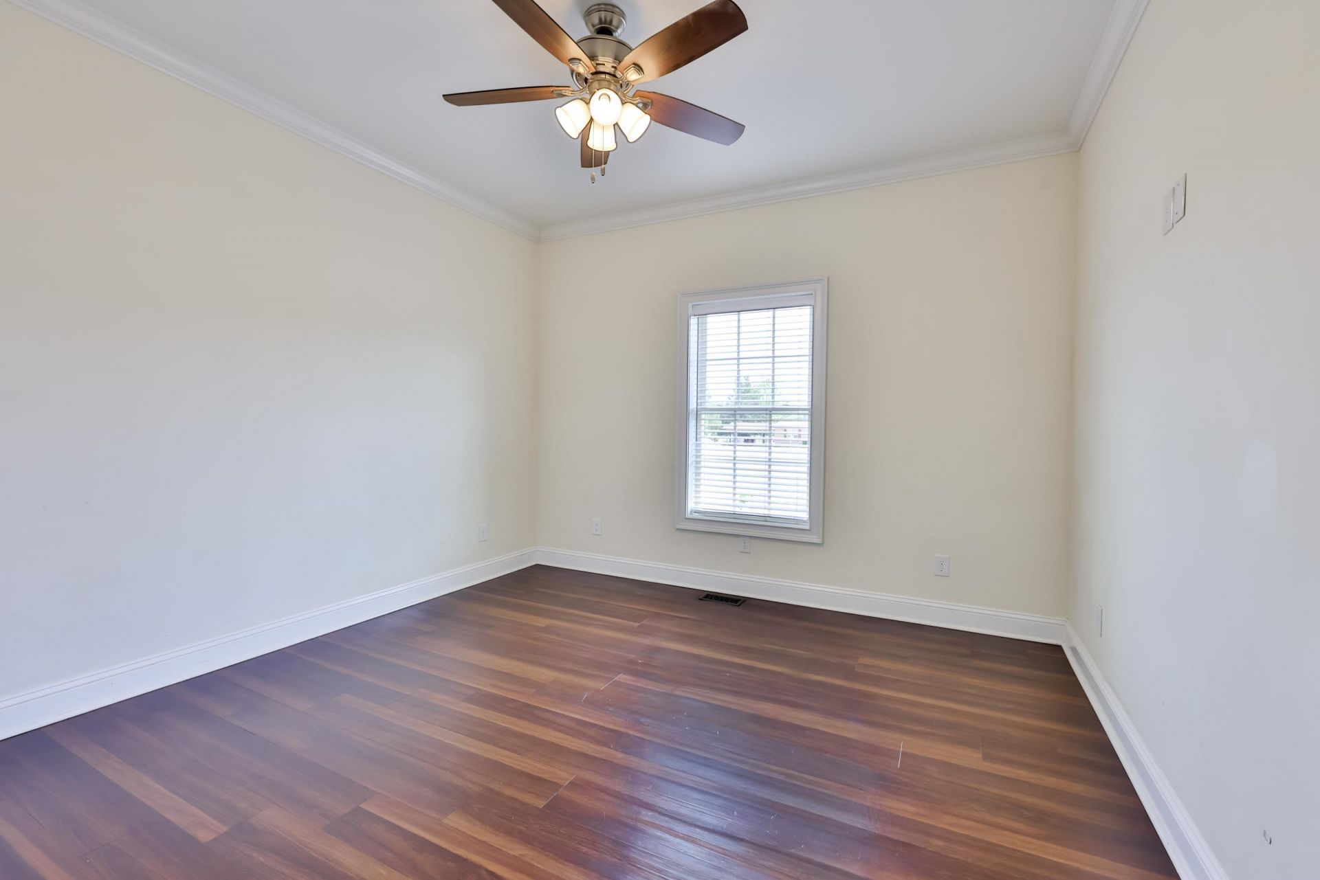 813 Sisters Rd.  Photo 12