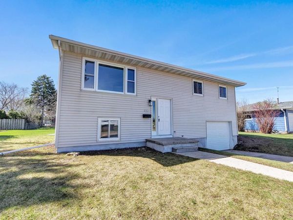 1521 BISMARCK AVENUE, Oshkosh, WI 54902