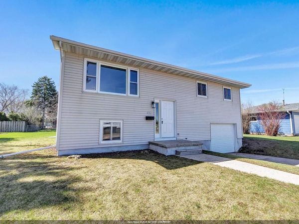 1521 BISMARCK AVENUE, Oshkosh, WI 54902