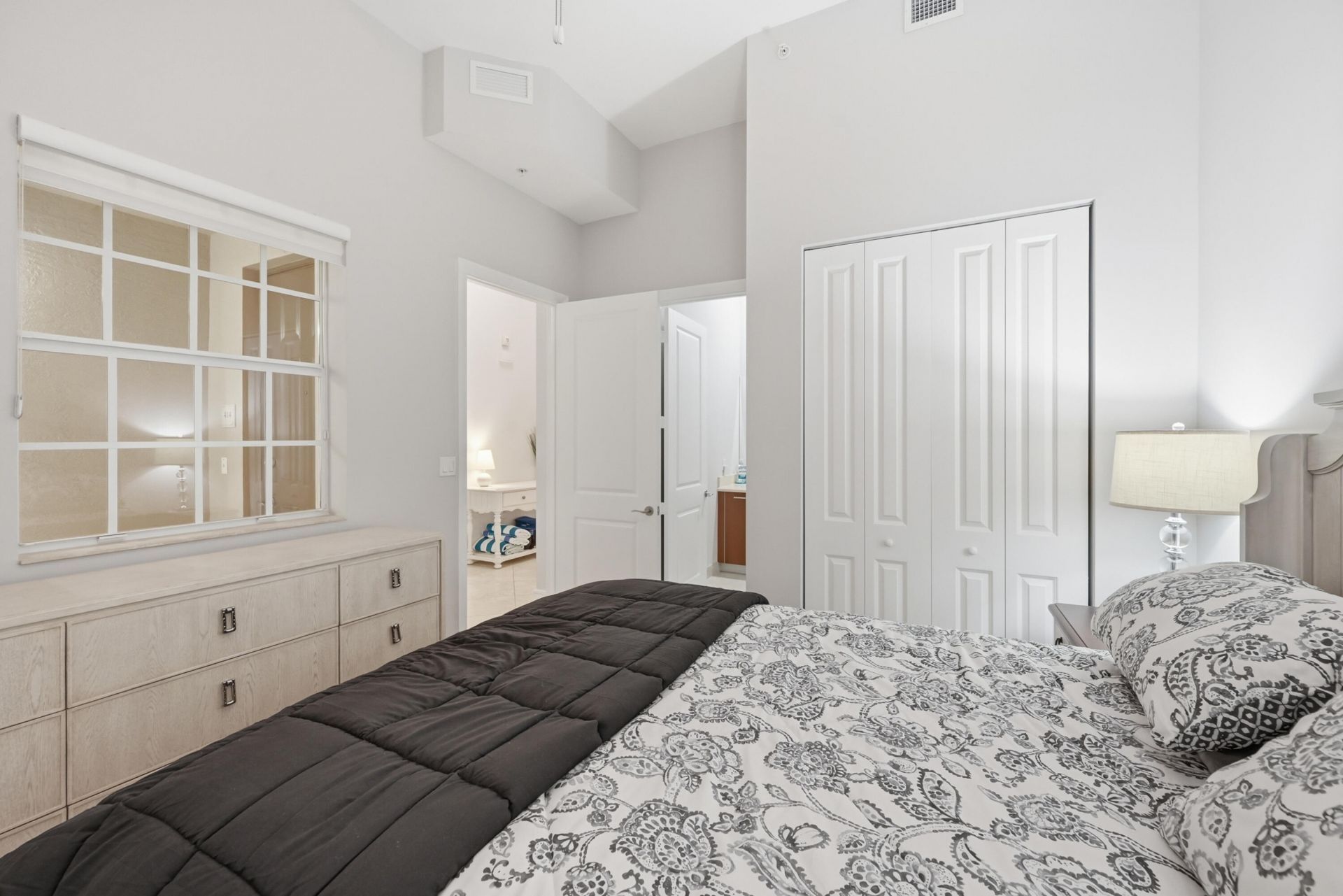 4445 El Mar Drive, Unit 2414, Lauderdale by the Sea, FL 33308 Photo