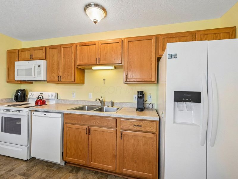 500 Eldon Drive, West Jefferson, OH 43162 Photo 11