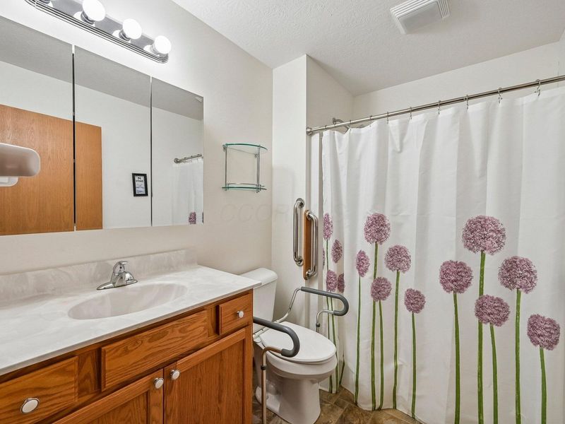 500 Eldon Drive, West Jefferson, OH 43162 Photo 16