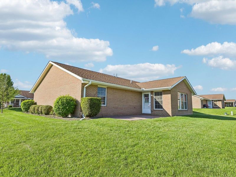 500 Eldon Drive, West Jefferson, OH 43162 Photo 3