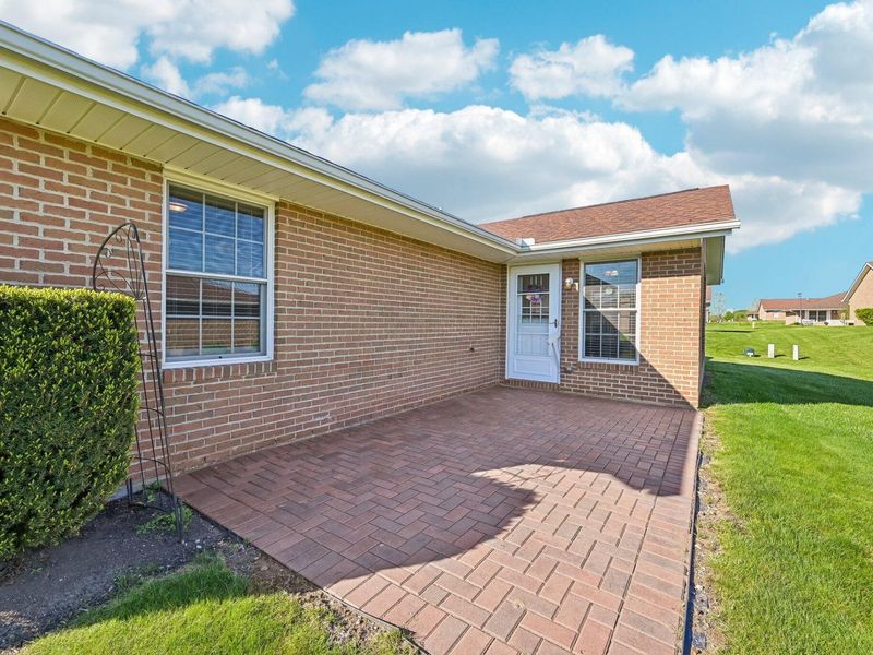 500 Eldon Drive, West Jefferson, OH 43162 Photo 4