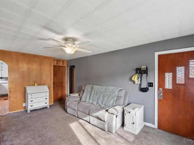 8321 Marley Street, Cincinnati, OH 45216 Photo 2