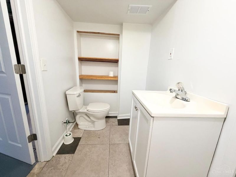 5030 Colerain Avenue, Colerain Township, OH 45223 Photo 16