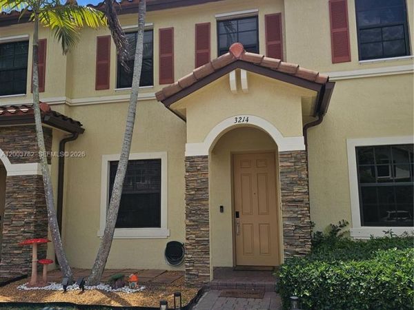 3214 SE 4th Ct , Homestead, FL 33033