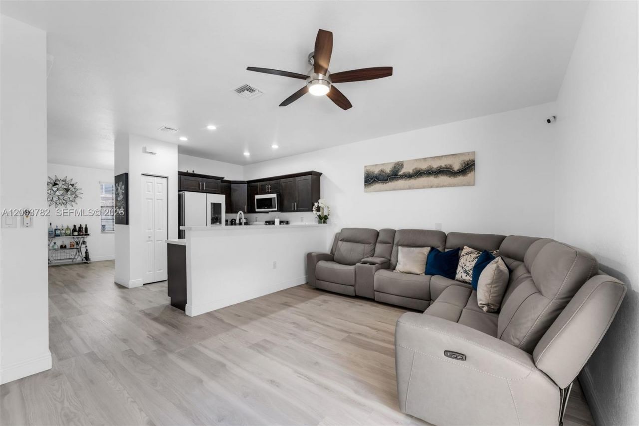 3214 SE 4th Ct , Homestead, FL 33033 Photo