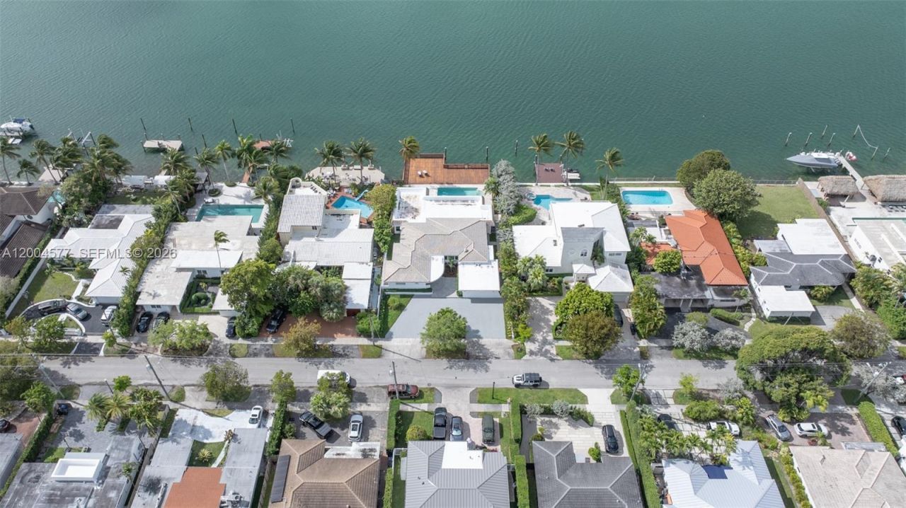1690 Daytonia Rd , Miami Beach, FL 33141 Photo