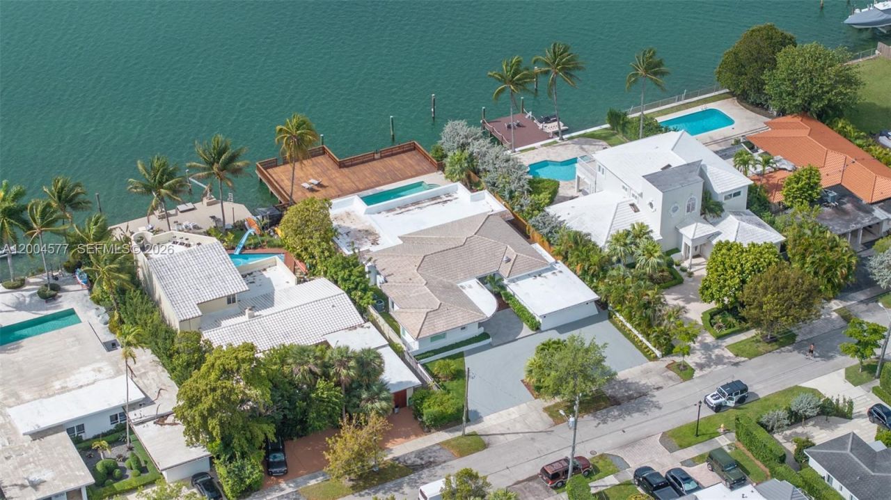 1690 Daytonia Rd , Miami Beach, FL 33141 Photo