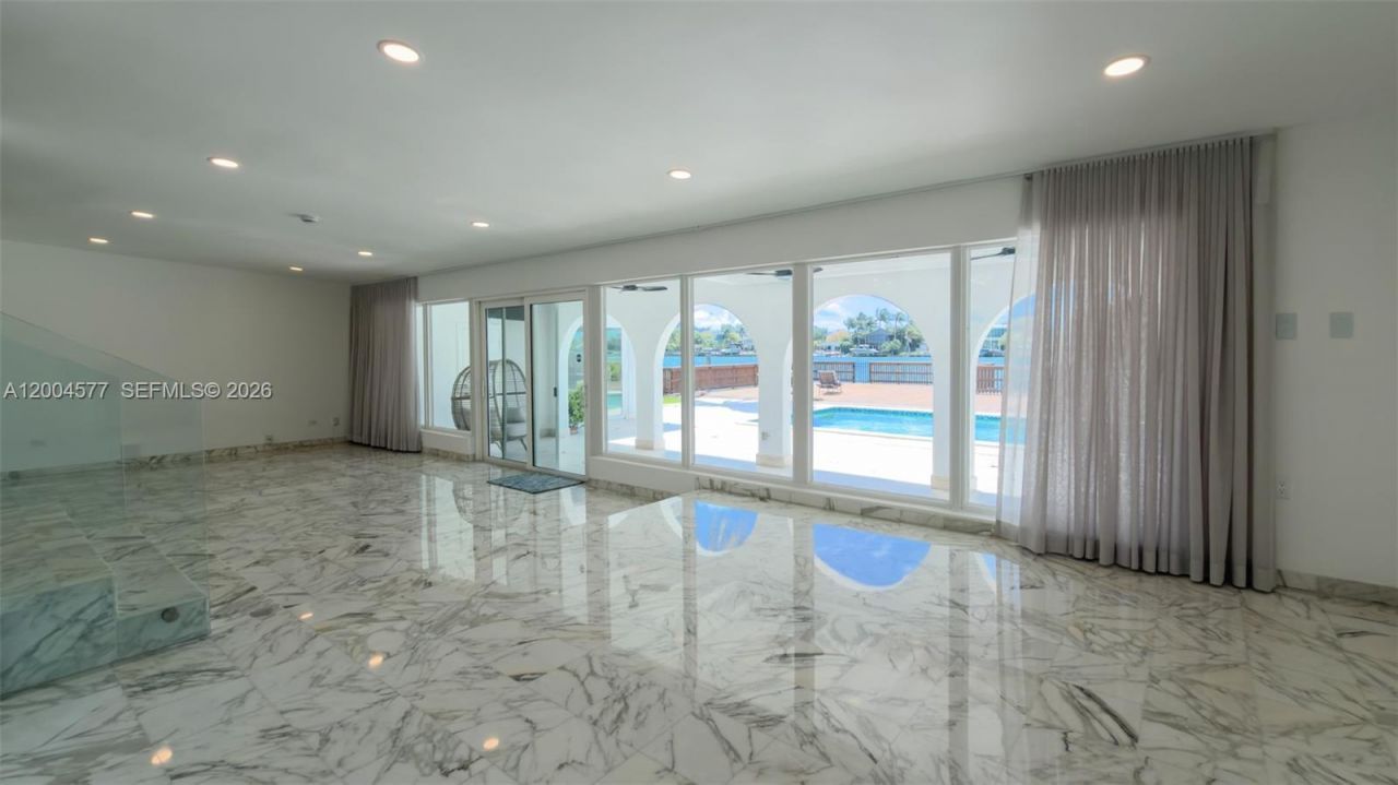 1690 Daytonia Rd , Miami Beach, FL 33141 Photo