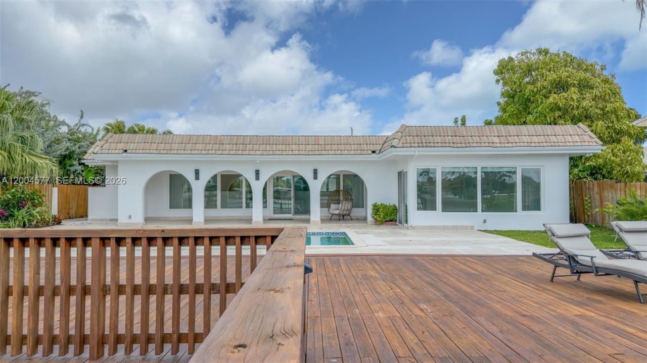1690 Daytonia Rd , Miami Beach, FL 33141 Photo
